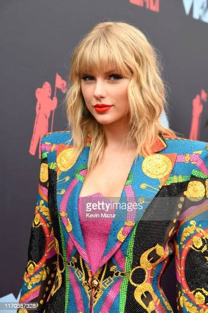 Taylor Swift Portrait Photos And Premium High Res Pictures Getty Images