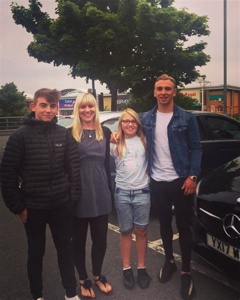 Jarrod bowen is an english professional footballer who plays as a forward for premier league club west ham united. Jarrod Bowen Wiki 2020 - Girlfriend, Salary, Tattoo, Cars ...