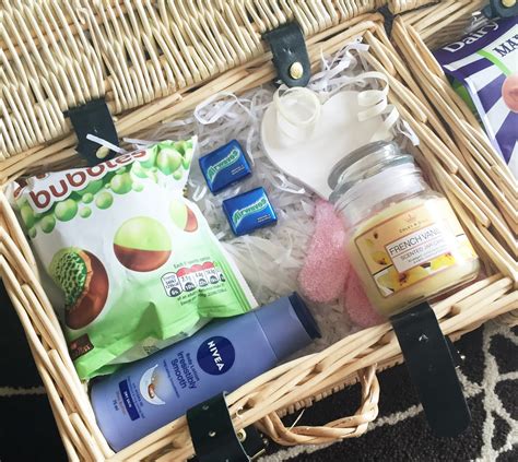 Bath bombs are the hit right now, but have you ever tried giving them to someone? DIY Affordable Bridesmaids Boxes - The Beauty Type