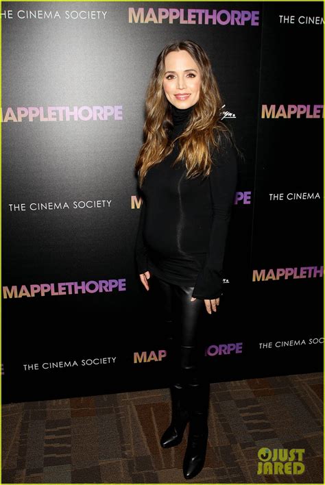 Photo Eliza Dushku Is Pregnant Expecting First Child With Peter