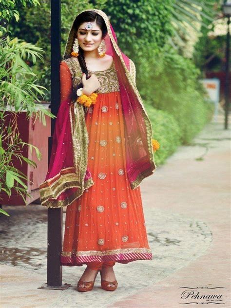 15 Stylish Pakistani Mehndi Dresses Collection This Season Pakistani