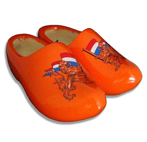 De gekste en grappigste rompers. Oranje leeuw houten klompen met bedrukking | Klompenkoning.nl
