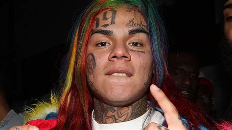 Rapper Tekashi69 Says Men Forced Him From Car Stole Jewelry Home