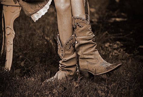 Ladies Cowboy Boots Background 1500x1025 Download Hd Wallpaper