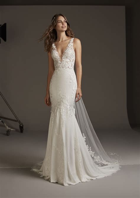 Romantic Wedding Gown With Plunging V Neck Modes Bridal Nz