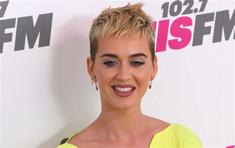 Perry played 12 new songs in total on thursday night (including roar), and noted that the songs that were played were not necessarily going to remain in that order on the final track list. Katy Perry announces new album 'Witness' - NME
