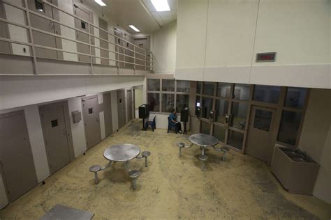 41 Year Old Bexar County Jail Inmate Dies After Guard Finds Her
