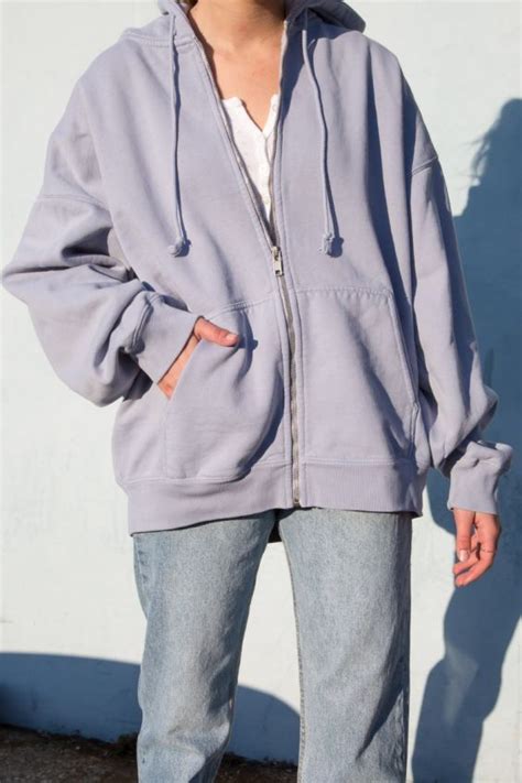 The essential elements of an eboy clothing shelf are oversized tops and cuffed pants. Carla Hoodie in 2020 | Hoodie outfit, Cute casual outfits ...