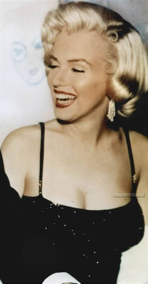 Marilyn Monroe BIG Fan Never Have Seen This Photo What A Great Moment On Film RIP