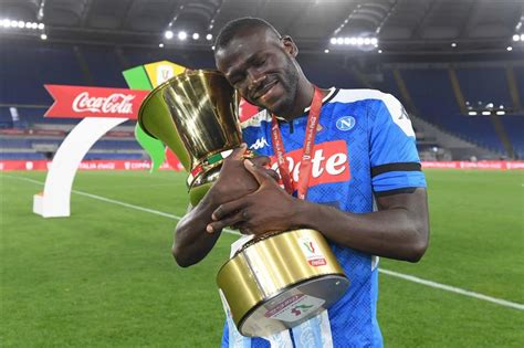 Participam 42 equipes da lega calcio (20 da serie a e 22 da serie b), 27 da lega pro e 9 da serie d. FOTO - Arriva anche la Coppa Italia alla festa di Koulibaly