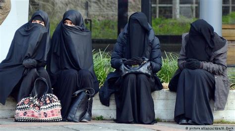 Endowments Ministry Says Respects Judicial Ruling On Niqab Ban Egypt