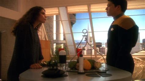 Watch Star Trek Voyager Season 2 Episode 5 Non Sequitur Full Show