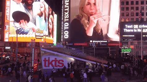 40 Will Buy You 15 Seconds Of Fame On One Of Times Squares Largest Billboards Flipboard