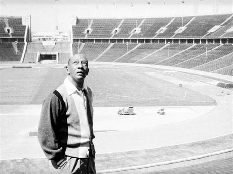 Il cio e la federazione internazionale di pallacanestro , che è l'organo di governo del basket internazionale, hanno utilizzato il torneo del 1936. Jesse Owens, l'ultimo che divenne campione olimpico e ...