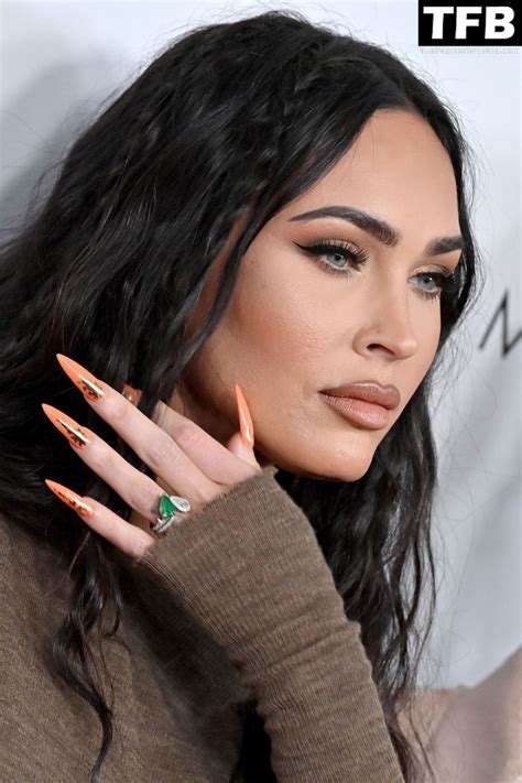 Megan Fox Shows Off Her Sexy Legs At The 6th Annual Fashion Los Angeles