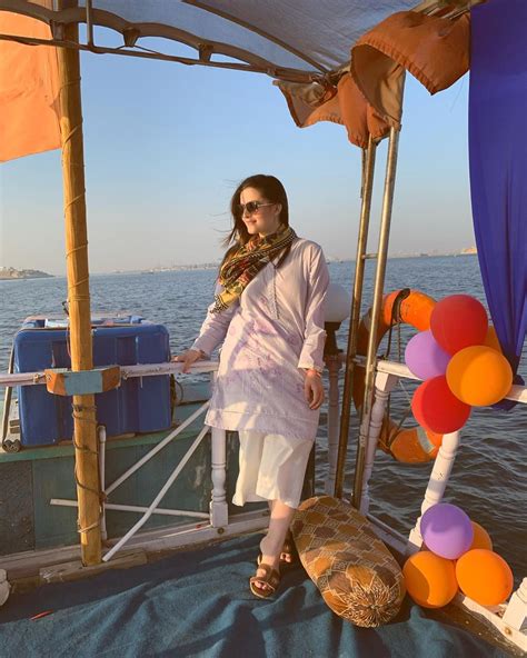Beautiful Clicks Of Aiman Khan With Her Daughter Amal Reviewitpk