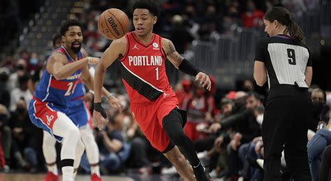 Report Trail Blazers Anfernee Simons Agrees To Four Year 100M
