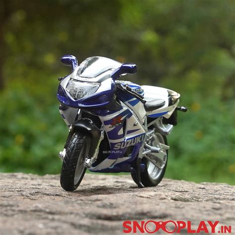 Buy Suzuki Gsx R750 Diecast Bike Scale Model 118 Scale Online In India Snooplay