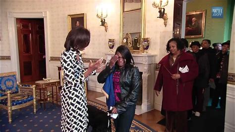 First Lady Surprises White House Tour Visitors Youtube