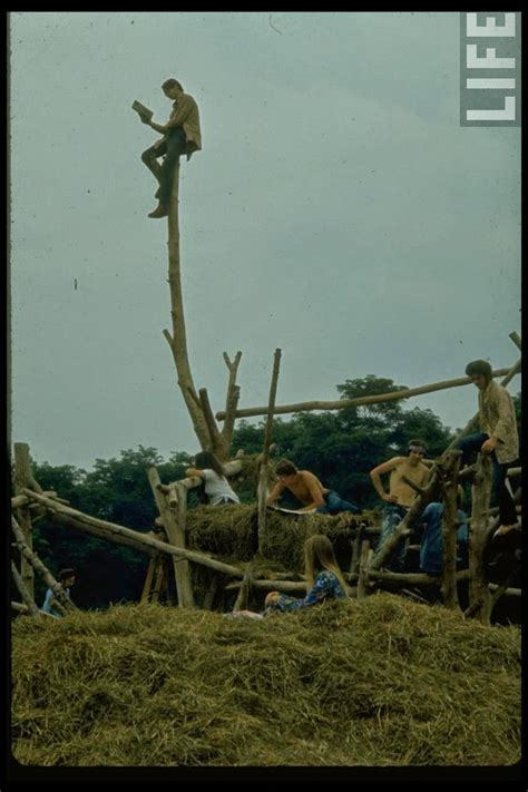 40 Rare And Fascinating Color Photographs Of The Woodstock