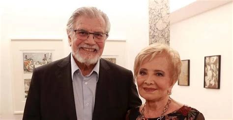 De acordo com informações do boletim médico do ator, ele está fazendo hemodiálise. Tarcísio Meira completa 83 anos e ganha linda homenagem de ...