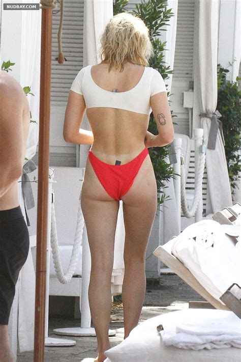 Sophie Turner Nude Butt At The Delano Hotel Pool In Miami Nudbay