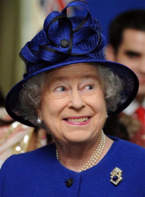 Her Royal Hilariousness 30 Funny Pictures Of The Queen Photos