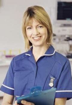 What Do Ward And Hospital Nurses Wear In Teh Uk Is It Still This Scrubs Or Is It Dependent On