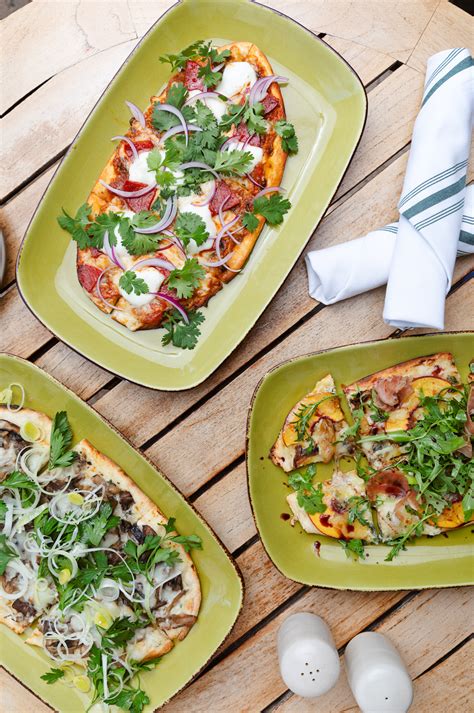 Where to hang out in the front yard? The Front Yard | Studio City Restaurant