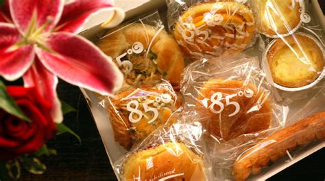 Translate 85° from f to c. Get Your Buns Over to Southcenter's 85°C Bakery Café ...