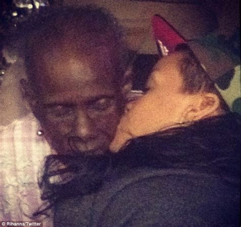 Rihanna Mourns The Death Of Her Grandmother Dolly And Posts Sweet Snaps On Twitter Daily Mail