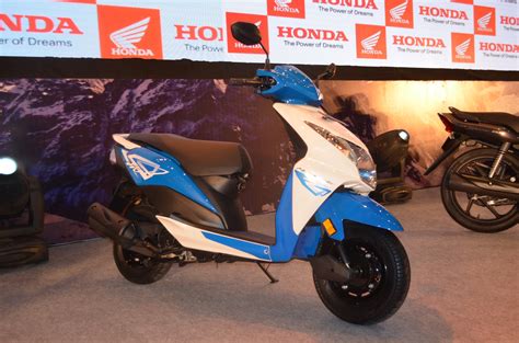 Specifications or equipment may vary in some countries. 2015 Model Honda Dio Launch Details and Pics