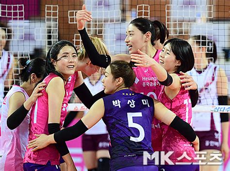 항상 일인자는 외로운 것 같아요. 김연경-이재영-이다영 `패배를 모르는 흥벤저스` MK포토