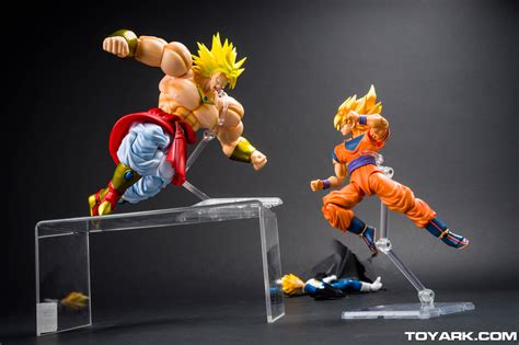 Check spelling or type a new query. S.H. Figuarts Dragonball Z Broly High Res Gallery - The ...