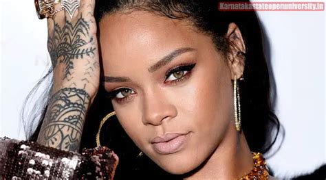 Rihannas Net Worth Income Age Wiki Career Bio