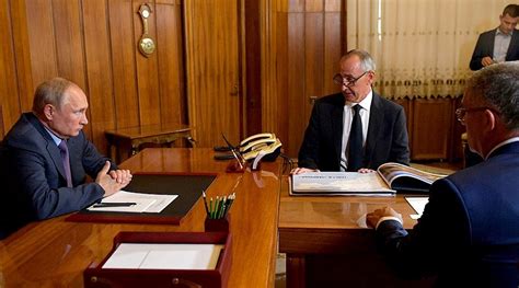 В керчи муж украл у супруги золотые украшения. Путин наградил соучредителя «ВАД» Орденом Почета за ...