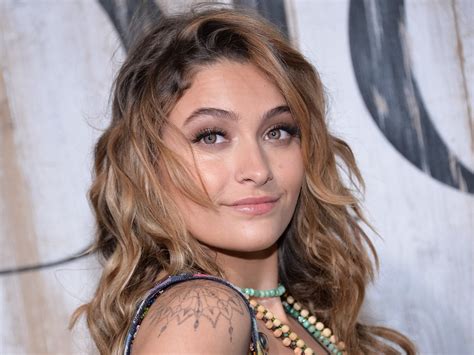Her birthday, what she did before fame, her family life, fun trivia facts, popularity rankings, and more. Paris Jackson Slams Reports She Had A 'Meltdown' After The Release Of 'Leaving Neverland ...