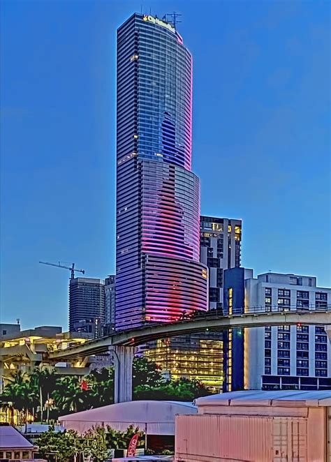 Miami Tower 100 Southeast 2nd Street Miami Florida Usa Flickr