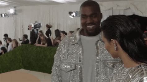 A) you should ring the police. Why Taylor Swift Won't be at the MTV VMAs Today