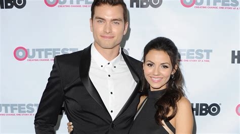 See Victoria Justice Fall In Love With A Gay Guy Who Happens To Be Her IRL Babefriend Teen Vogue