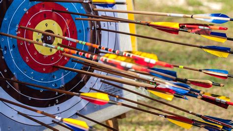 Spara al bersaglio giusto e potresti salvare la vita a qualcuno! Tiro con l'Arco in Trentino | Active & Family Hotel Castel ...