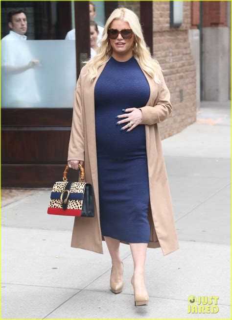 Jessica Simpson Shows Off Her Pregnancy Style In Nyc Photo 4150803