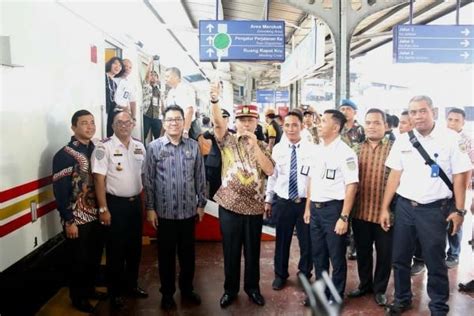 Rantau prapat adalah kota kecil yang sejuk. Wali Kota Medan Luncurkan Kereta Api Sribilah Premium Rute ...