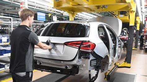 Daimler Ag Schickt Wieder Tausende Mitarbeiter In Kurzarbeit