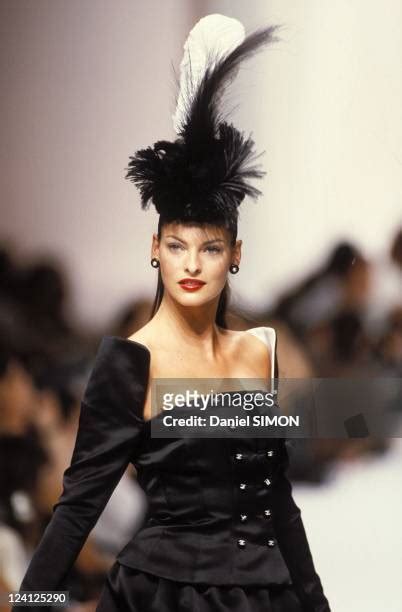 Chanel Haute Couture 1995 Photos And Premium High Res Pictures Getty