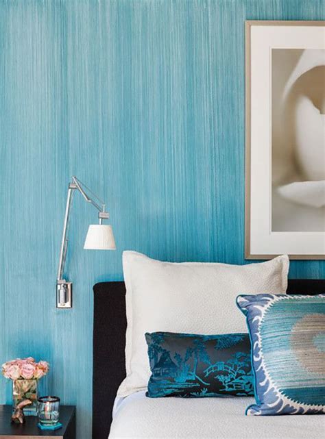 You can use a variety of faux painting techniques to create a weathered look on a wall. 10 Decorative Paint Techniques for Your Walls