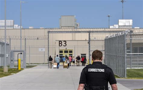 Worker Shortage Puts Utahs Prison In Crisis The Utah Investigative