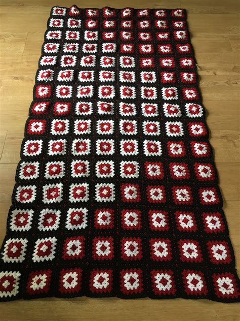 Vintage Swedish Scandinavian Granny Squares Crochet Blanket In Red And