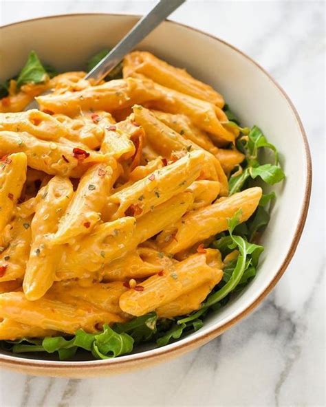 What you need for the vegan pasta sauce: Creamy Spicy Sun Dried Tomato Pasta - healthy dinner recipe