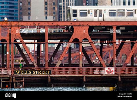 Wells Street Bridge Chicago Illinois Stock Photo Alamy
